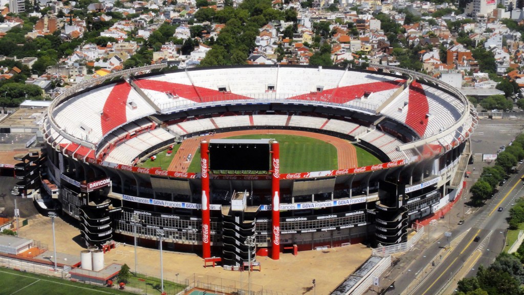River presentó su nueva camiseta con un diseño que recupera parte de su historia