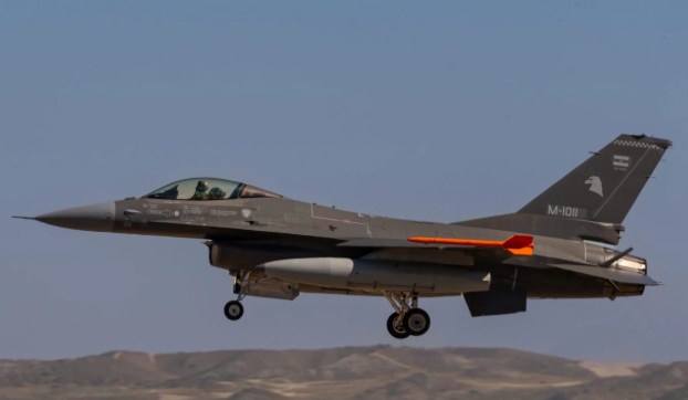 Llegan seis nuevos F-16 a la Argentina