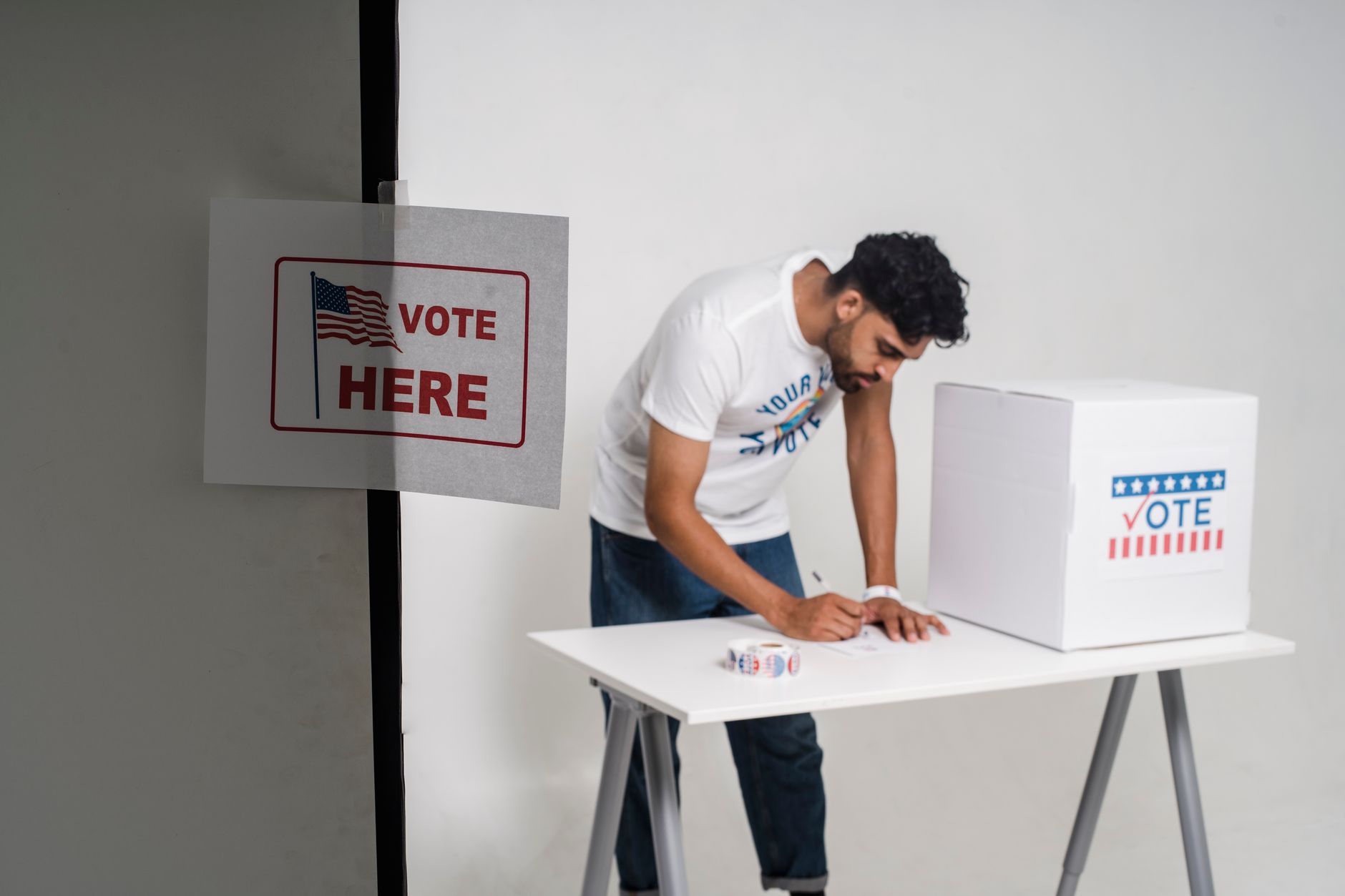 Brasil a dos días de votar: Lula y Flavio Bolsonaro no se separan en las encuestas